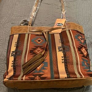 NWT Justin concealed carry tote bag